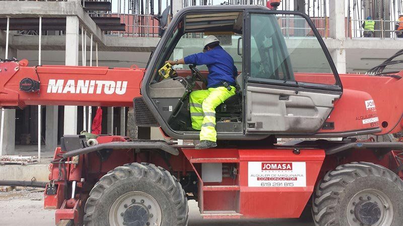 Manipuladora telescópica Manitou en alquiler